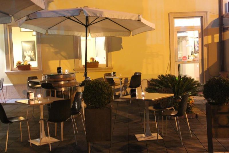 Hotel Opera Dossobuono Exterior foto
