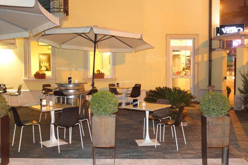 Hotel Opera Dossobuono Exterior foto