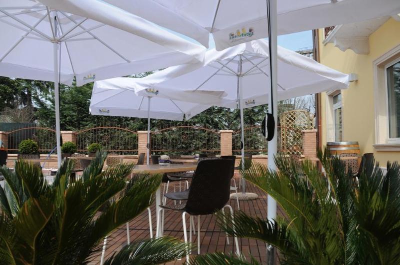 Hotel Opera Dossobuono Exterior foto