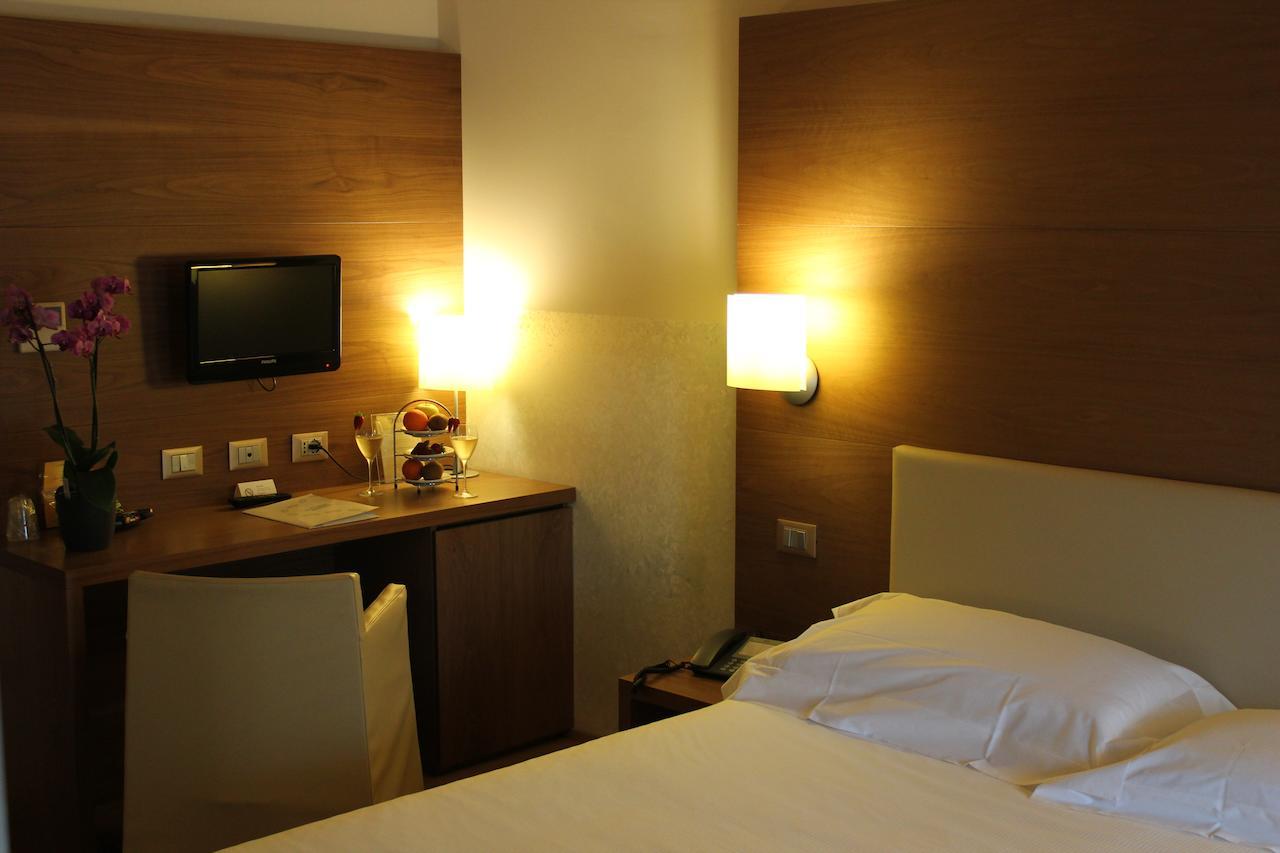 Hotel Opera Dossobuono Cameră foto